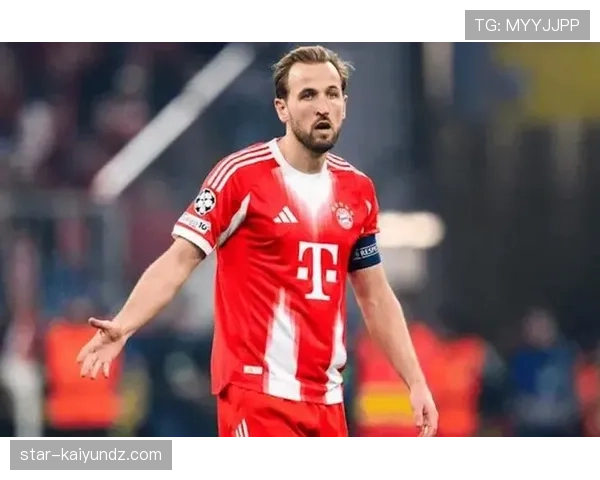 哈里·凯恩训练完直接去接娃，这爹当得比进球还稳