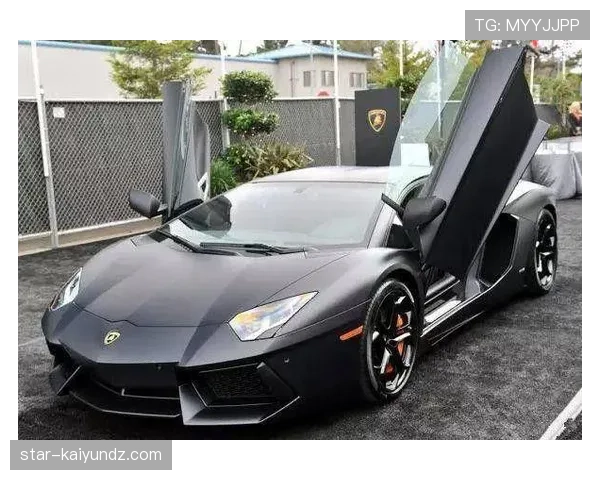 梅西家冰箱里塞满蛋白粉，但车库停着三辆超跑